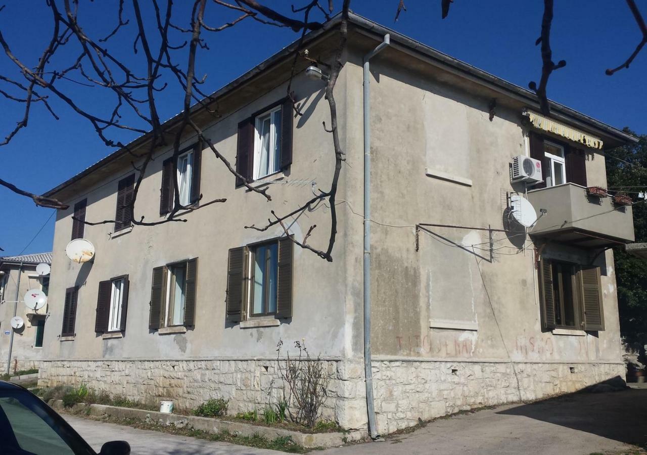 Apartment Dobric Koromačno Exteriör bild